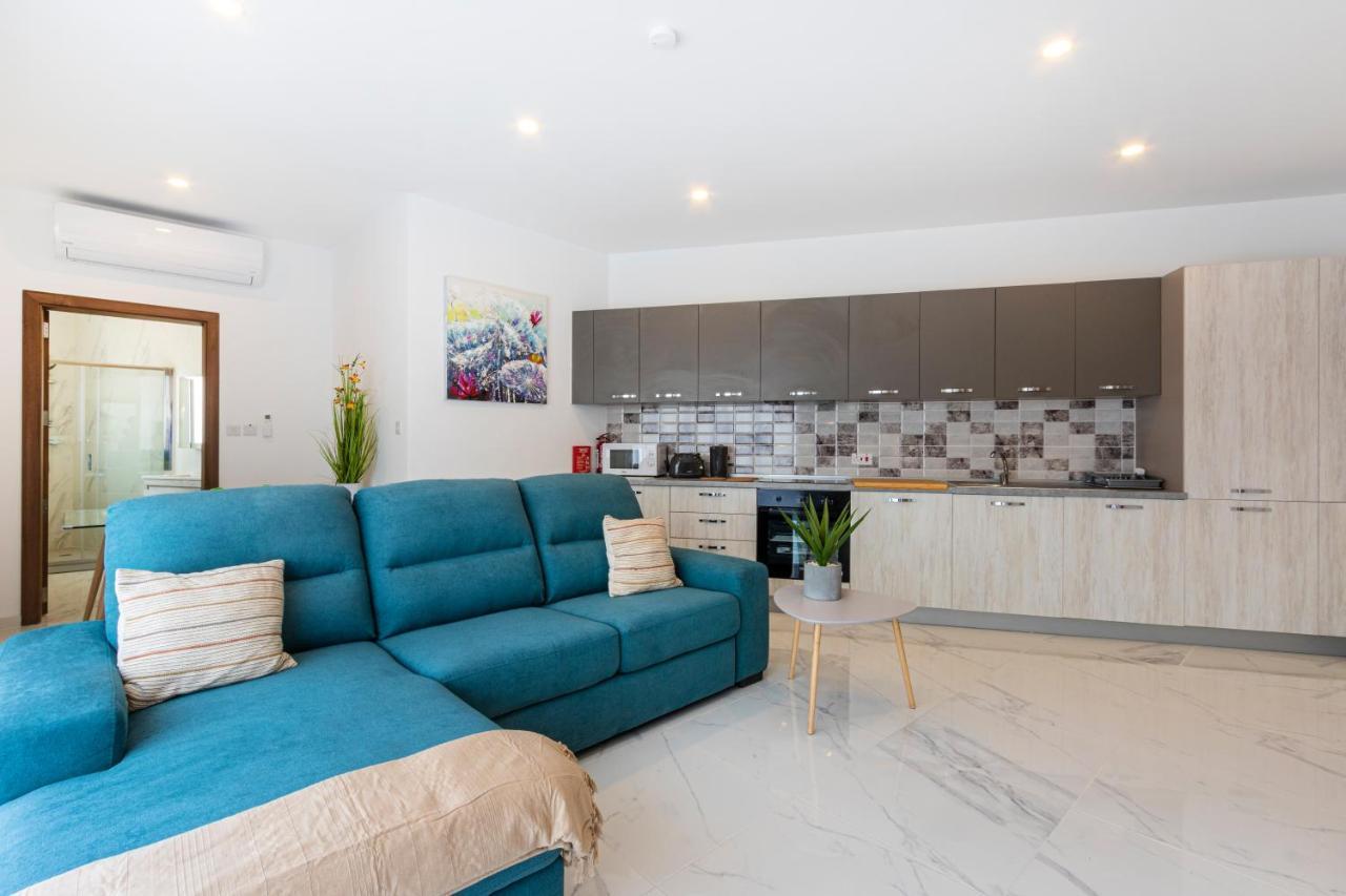 H4- Modern Penthouse With Large Terrace And Views Apartment San Gwann