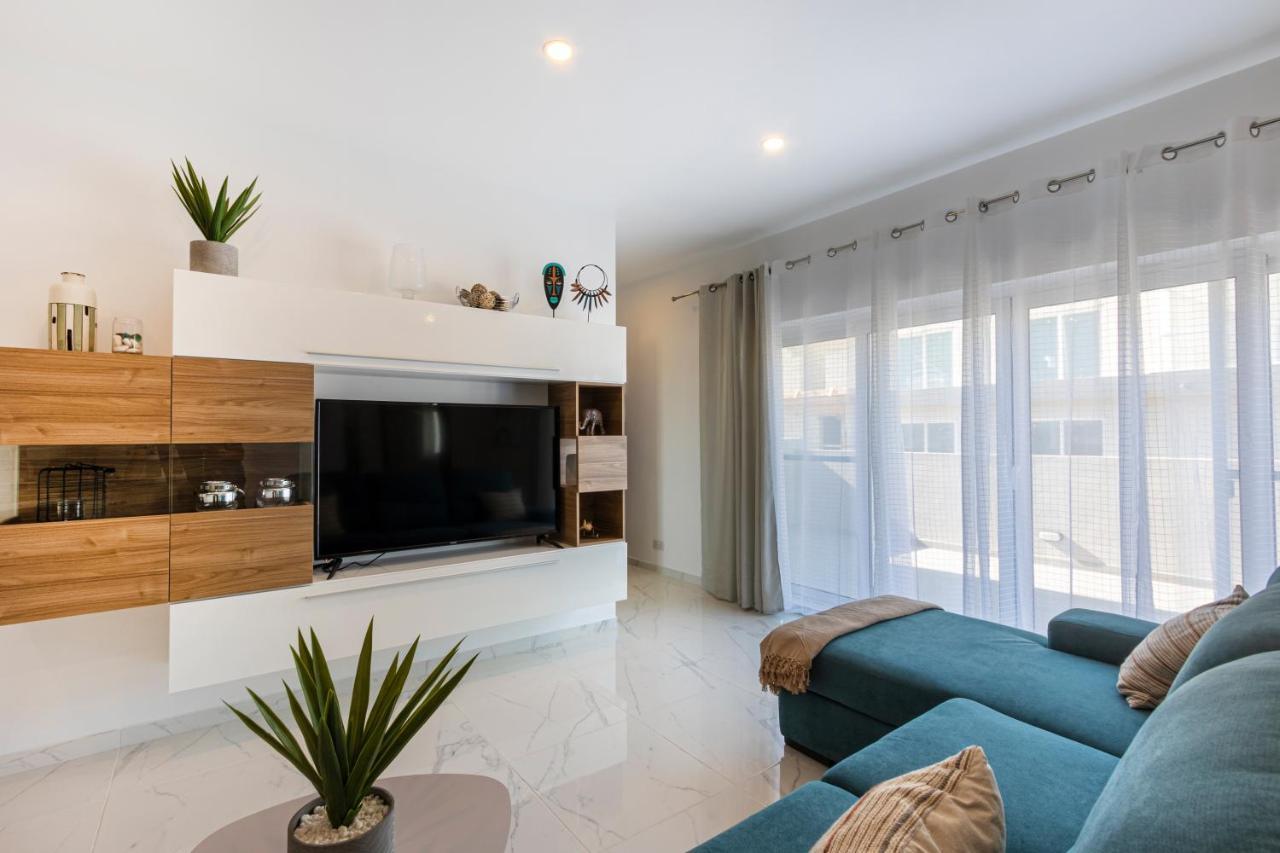 Apartment H4- Modern Penthouse With Large Terrace And Views