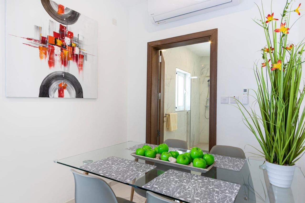 Apartment H4- Modern Penthouse With Large Terrace And Views *
