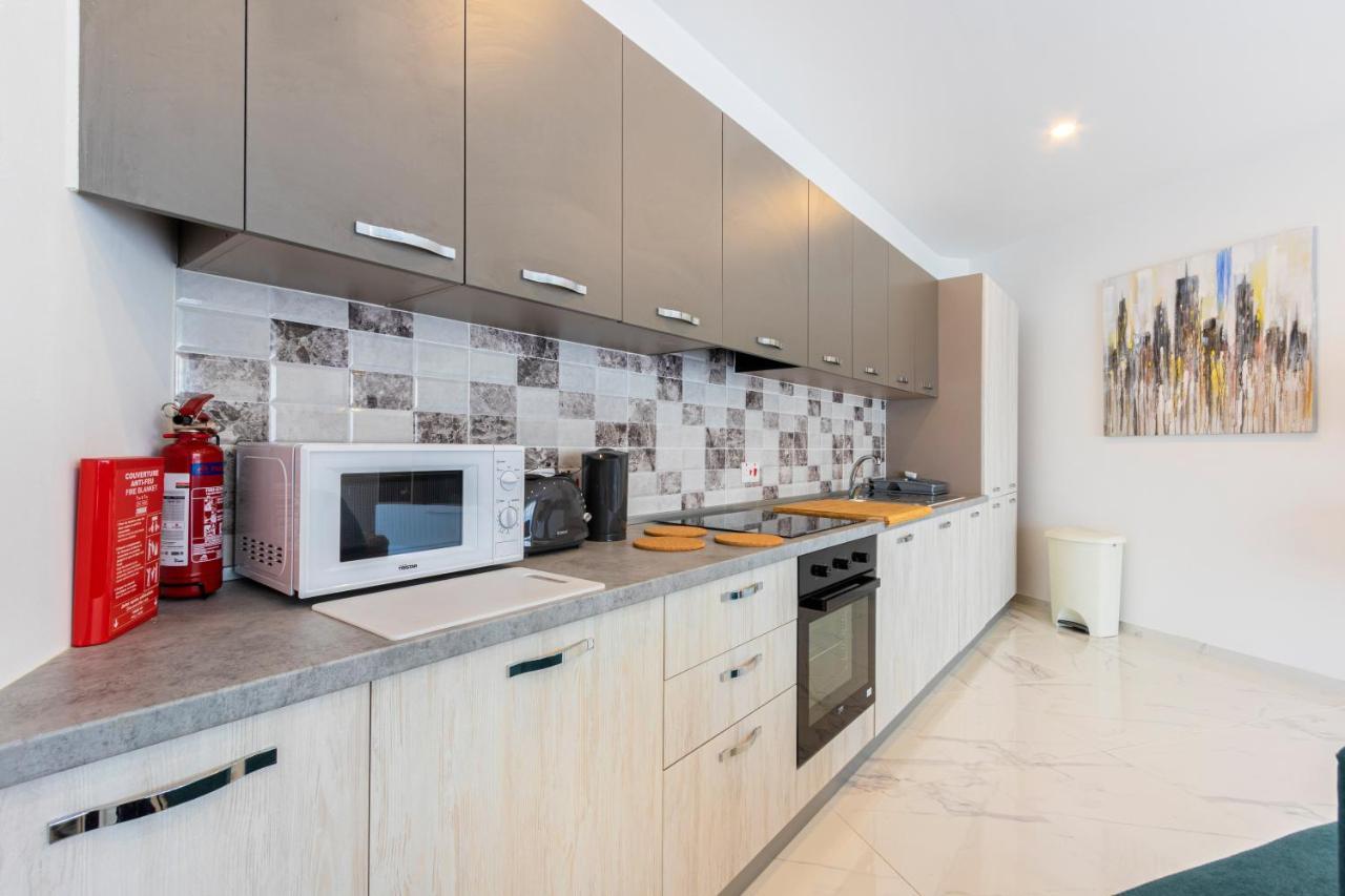Apartment H4- Modern Penthouse With Large Terrace And Views *