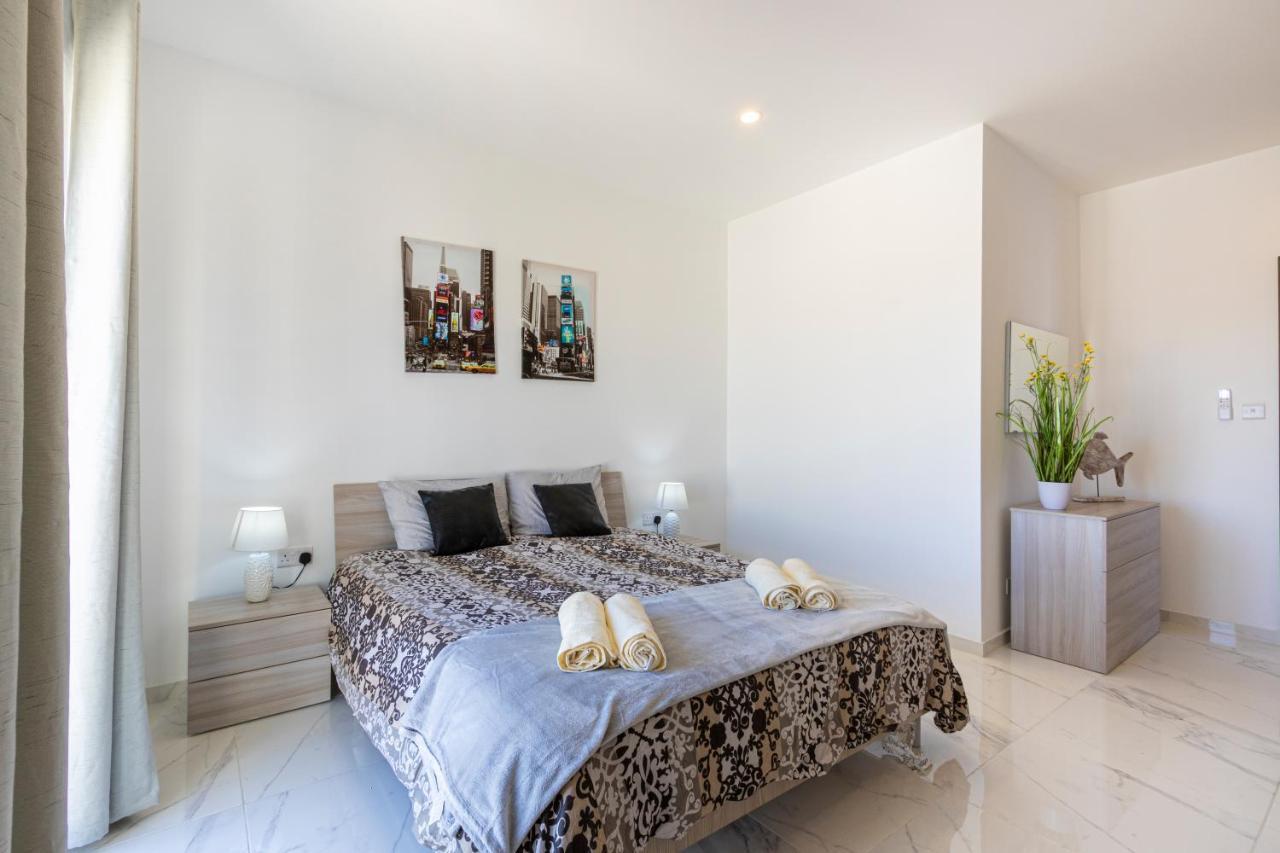 H4- Modern Penthouse With Large Terrace And Views Apartment *