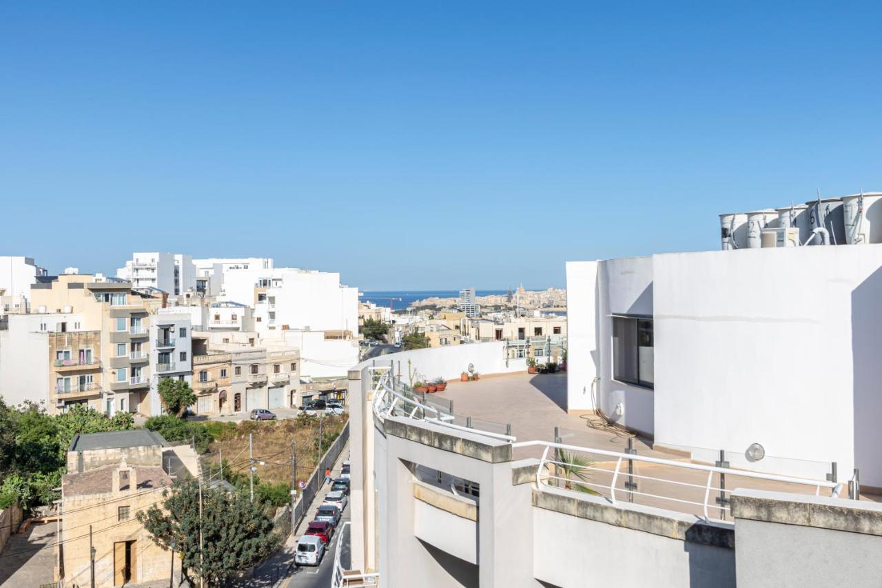 H4- Modern Penthouse With Large Terrace And Views