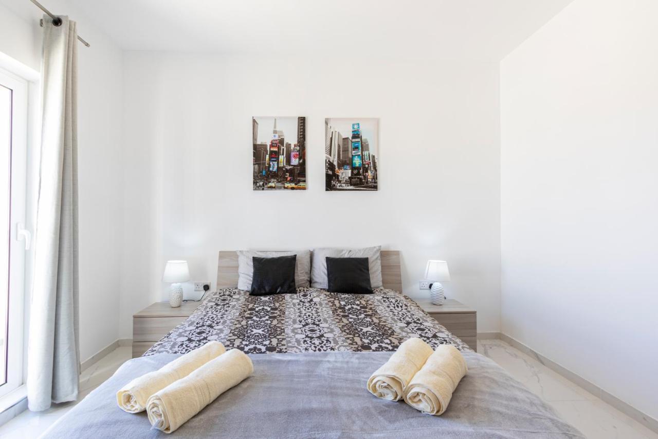 H4- Modern Penthouse With Large Terrace And Views